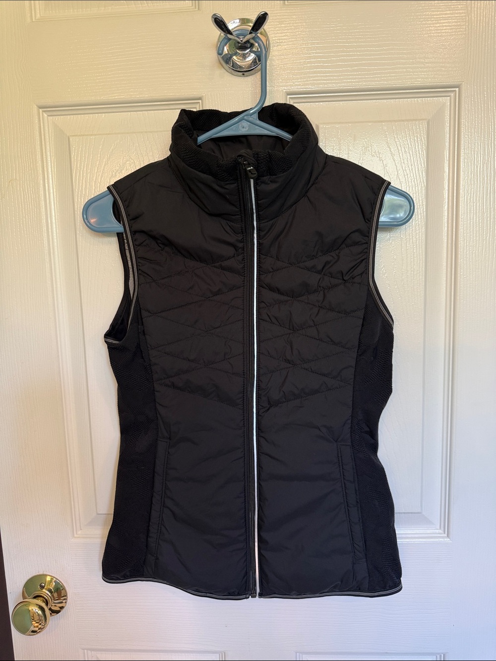 Lole women’s Black Quilted Icy running Vest